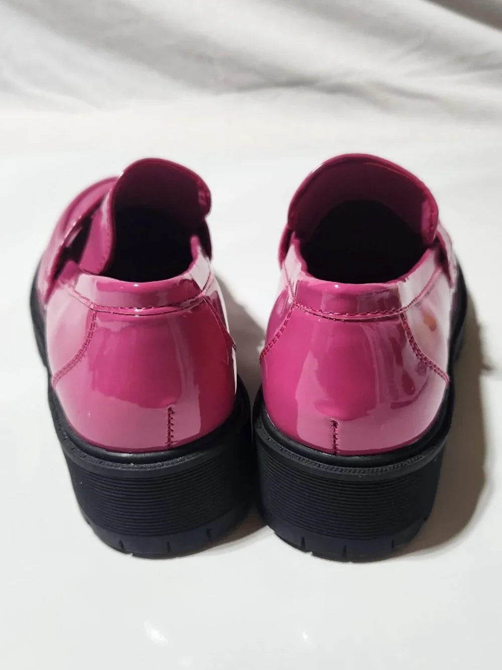 Link Girls’ Glossy Pink Loafers – Size 3 | Perfect for Fall & School Style!